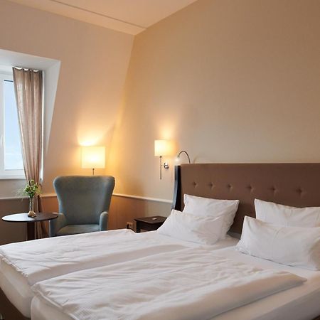 Hotel Am Delft Эмден Экстерьер фото