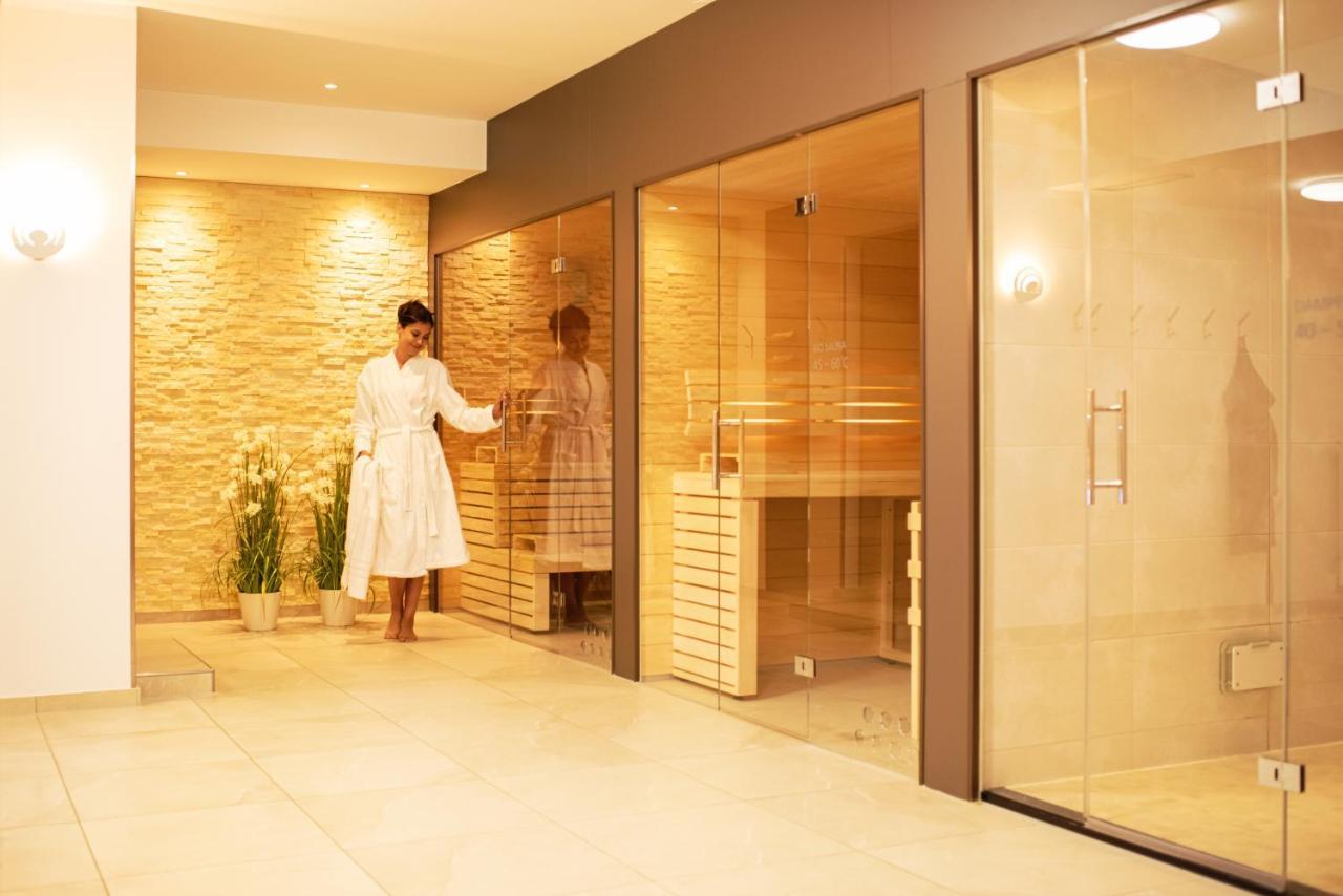 Hotel Am Delft Эмден Экстерьер фото