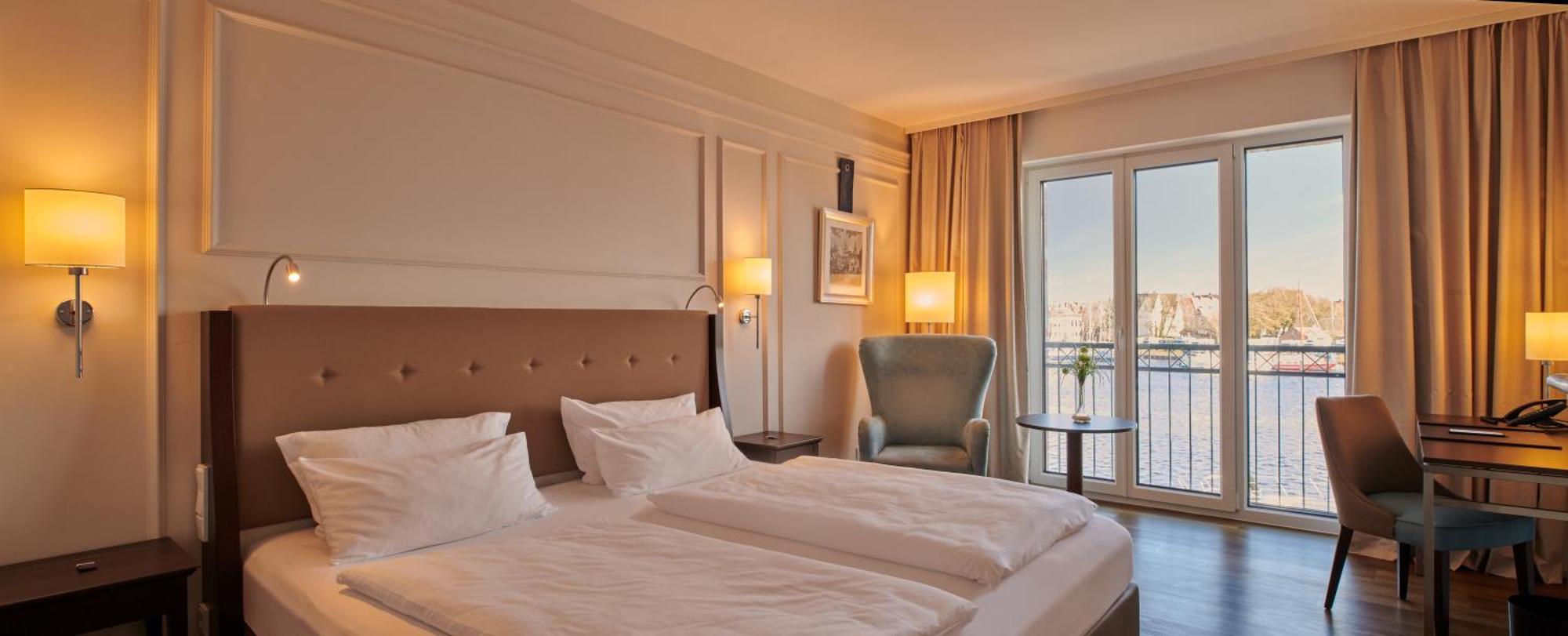 Hotel Am Delft Эмден Экстерьер фото